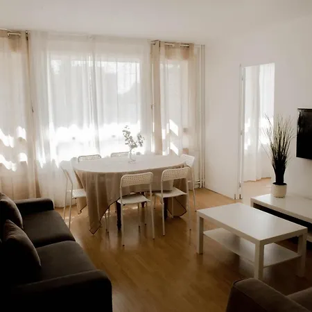 Appartement Belle Lumineux -tram Au Pied De L'immeuble - *